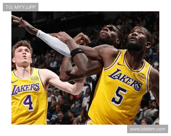 里夫斯轰下28分16篮板压哨抛投绝杀 湖人惊险击退森林狼迎关键胜利