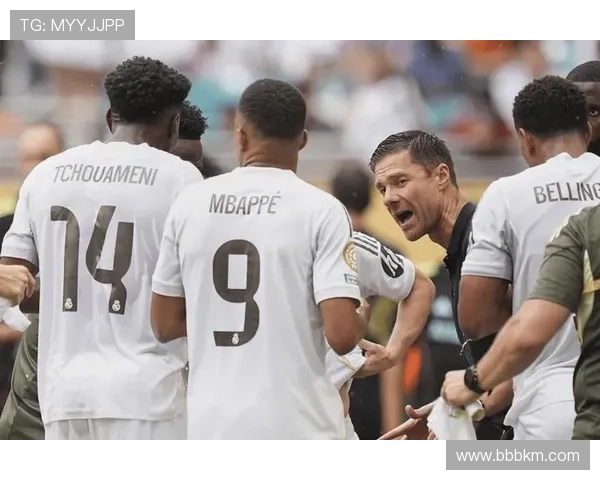 皇马更衣室再曝泄密风波 阿隆索果断采取措施首发名单提前曝光